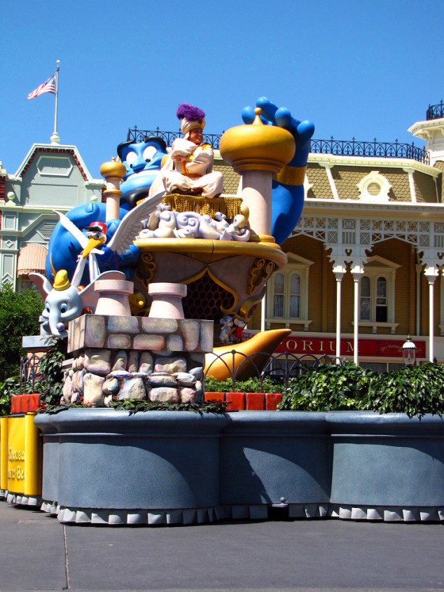 Aladdin Float - Celebrate a Dream Come True