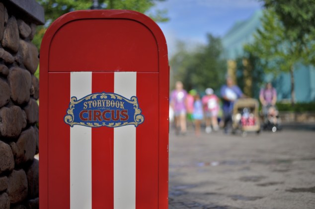 The main walkway. I’d love to do a photo essay on Disney trash cans.